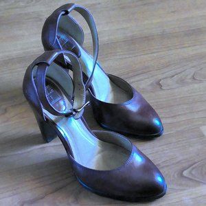 Frye handmade leather pumps